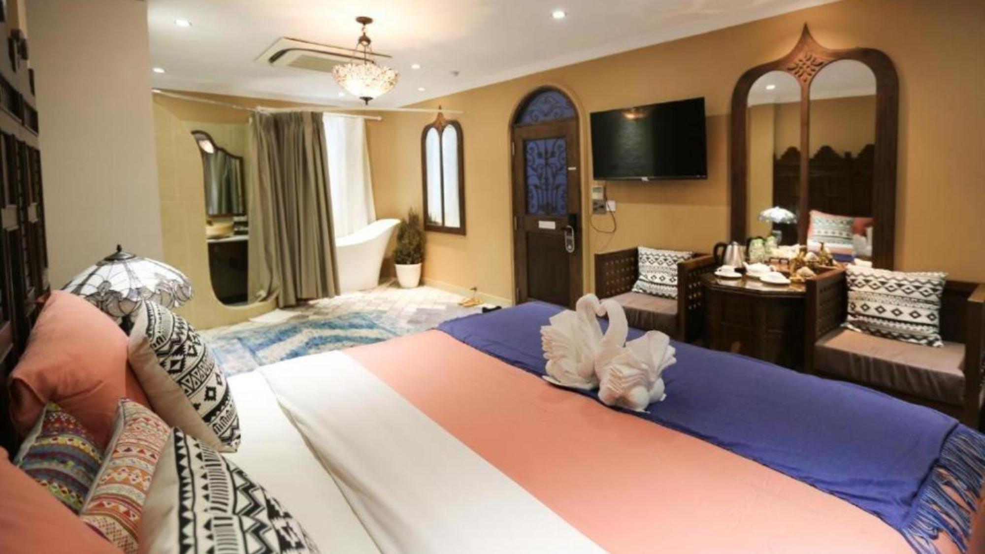 Duc Vuong Saigon - Bui Vien 3*